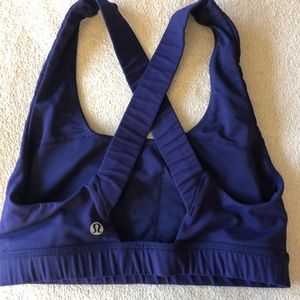 🌟 Lululemon size 4 cross back stash it sports bra